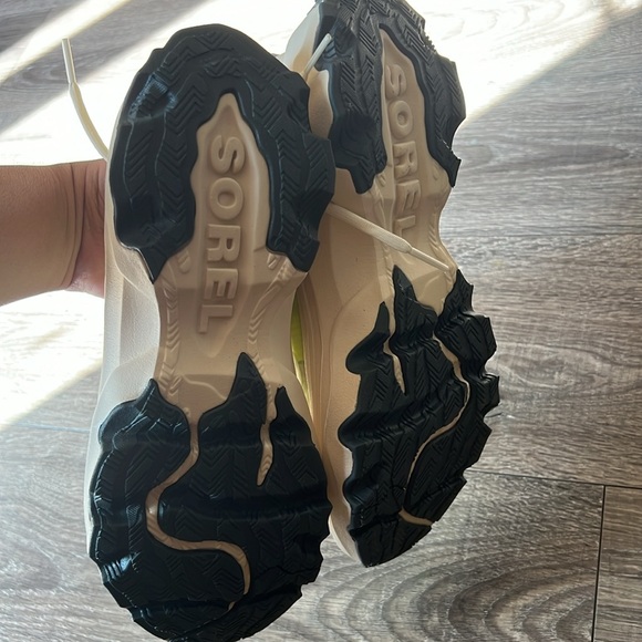 NWOB Sorel Kinetic breakthru Tech lace Sneakers Green - Picture 7 of 8